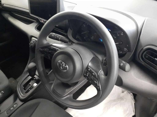 TOYOTA YARIS 2025