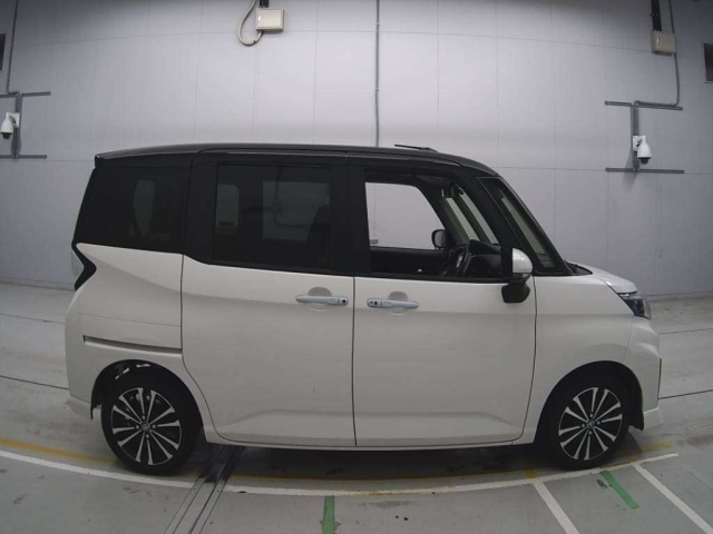 TOYOTA ROOMY 2022