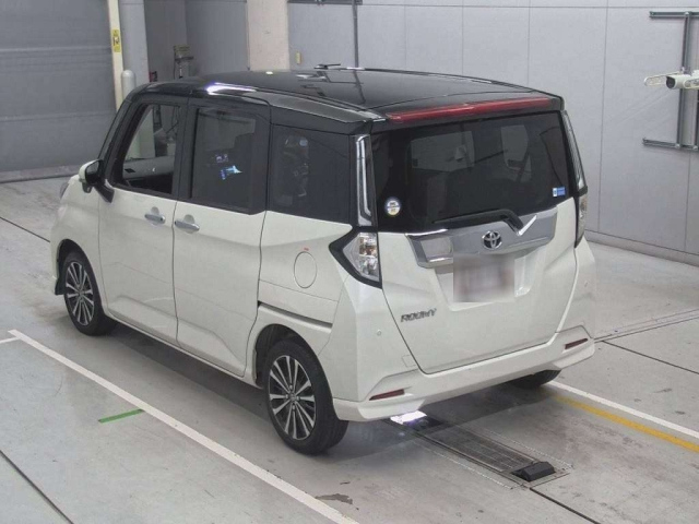 TOYOTA ROOMY 2022