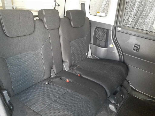 TOYOTA ROOMY 2022