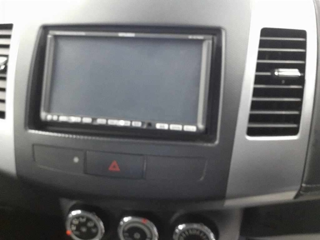 MITSUBISHI OUTLANDER 2010