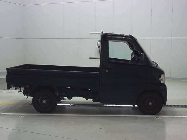 NISSAN CLIPPER TRUCK 2010