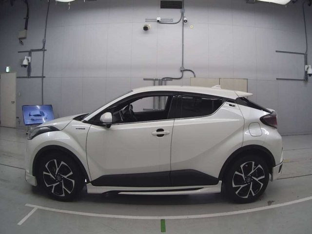 TOYOTA C-HR 2017