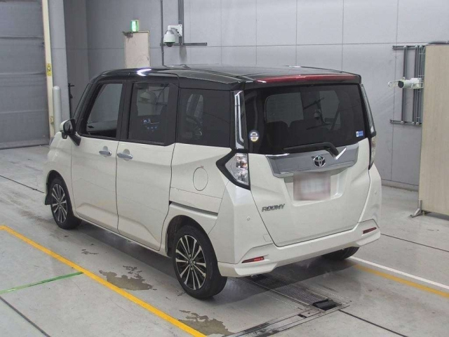 TOYOTA ROOMY 2022