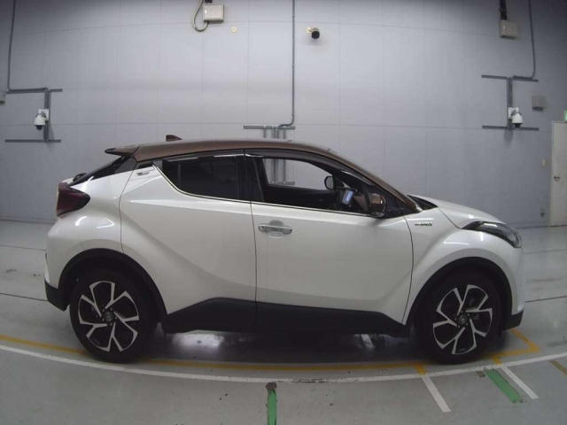 TOYOTA C-HR 2019