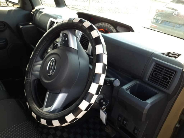DAIHATSU WAKE 2015