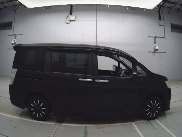 HONDA STEP WAGON 2014