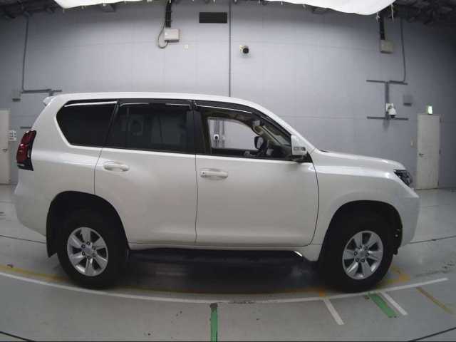 TOYOTA LAND CRUISER PRADO 2022