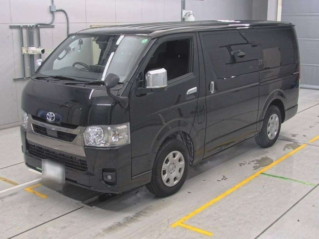 TOYOTA HIACE VAN 2024