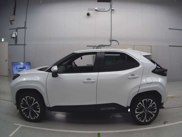 TOYOTA YARIS CROSS 2023