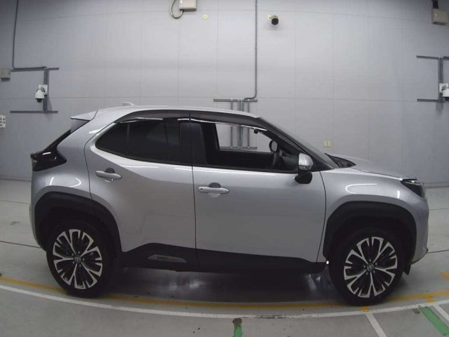 TOYOTA YARIS CROSS 2023