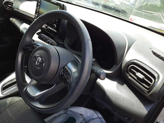 TOYOTA YARIS CROSS 2023