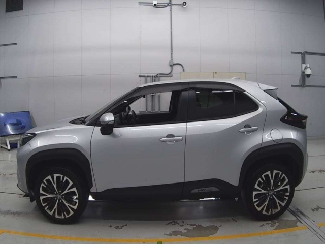 TOYOTA YARIS CROSS 2023