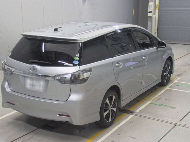 TOYOTA WISH 2017