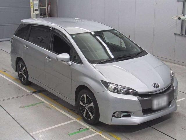 TOYOTA WISH 2017
