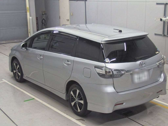 TOYOTA WISH 2017