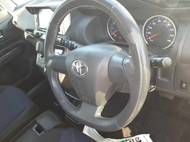 TOYOTA WISH 2017
