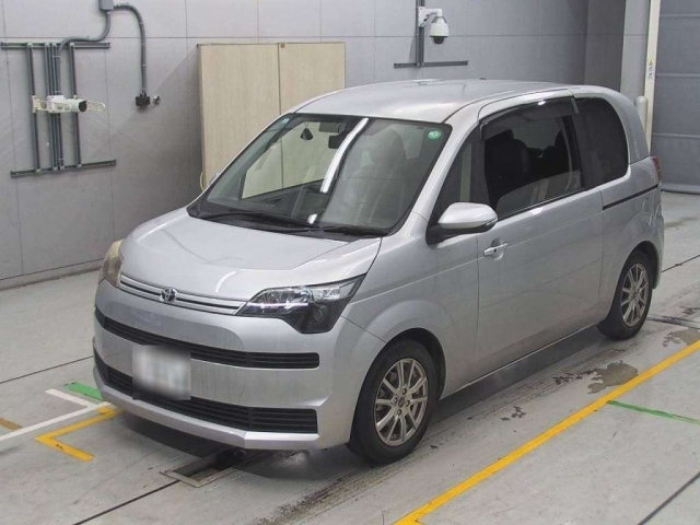 TOYOTA SPADE 2015