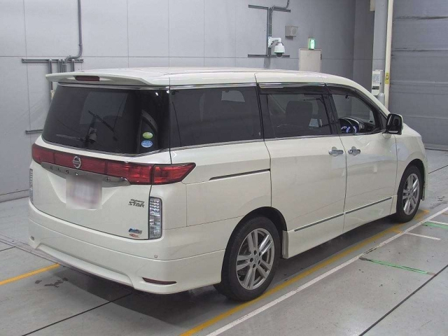 NISSAN ELGRAND 2010
