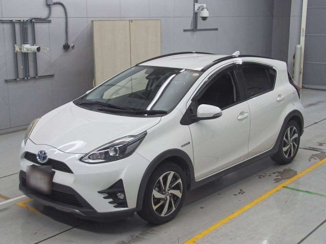 TOYOTA AQUA 2017