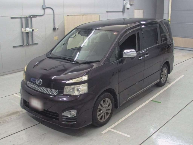 TOYOTA VOXY 2012