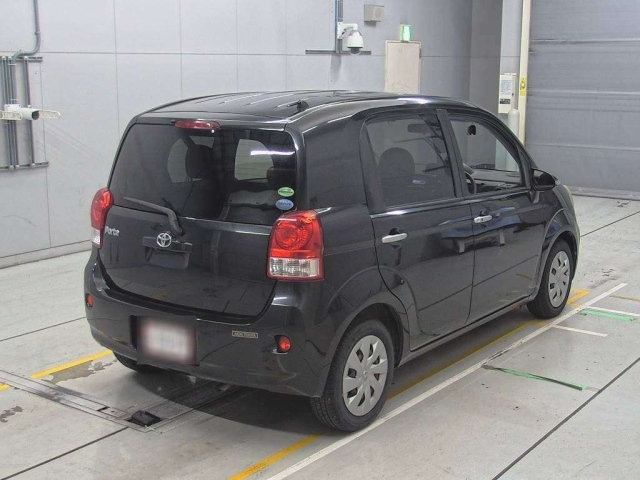 TOYOTA PORTE 2014