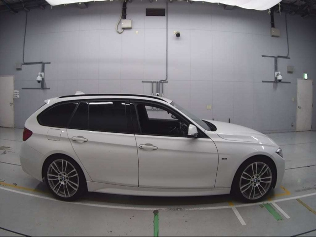 BMW 3 SERIES 2013