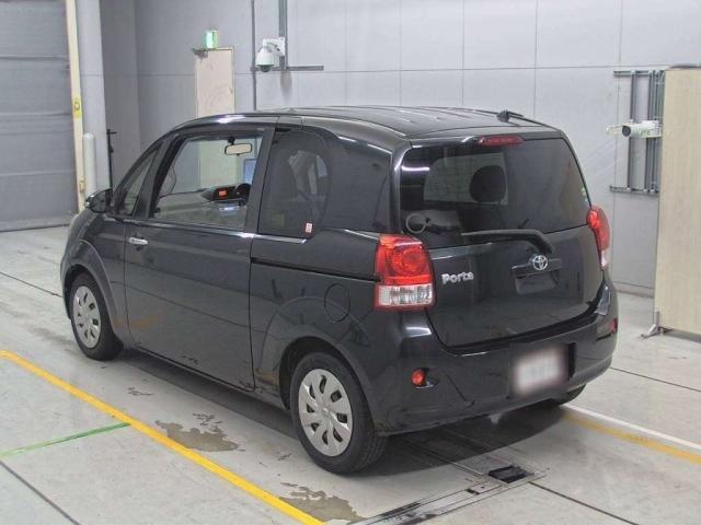 TOYOTA PORTE 2014