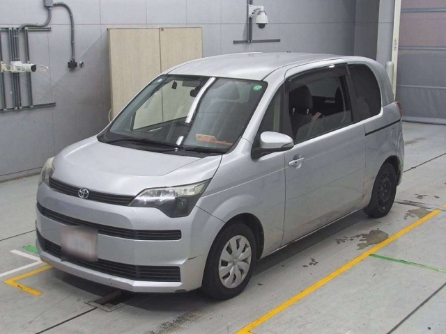 TOYOTA SPADE 2013