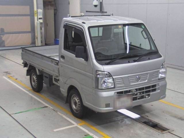 NISSAN CLIPPER TRUCK 2015