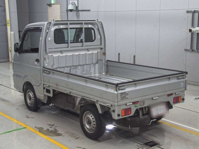 NISSAN CLIPPER TRUCK 2015