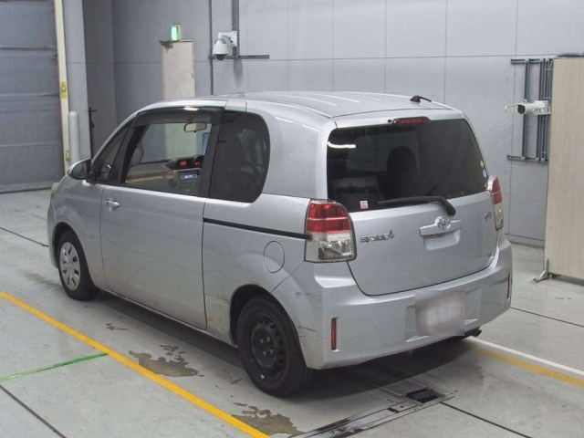 TOYOTA SPADE 2013
