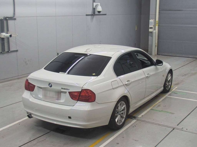 BMW 3 SERIES 2010