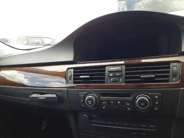 BMW 3 SERIES 2010