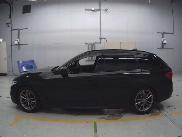 BMW 5 SERIES 2019
