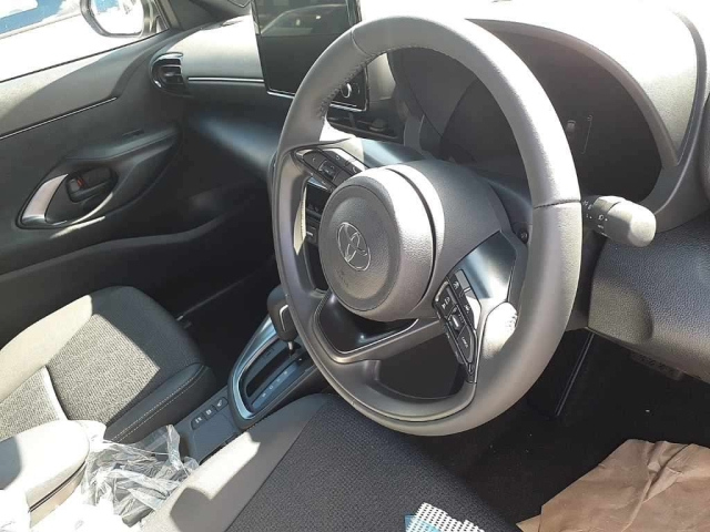 TOYOTA YARIS CROSS 2025