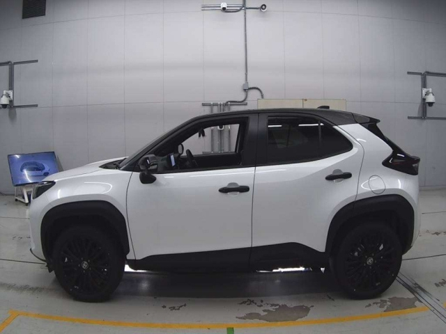 TOYOTA YARIS CROSS 2025