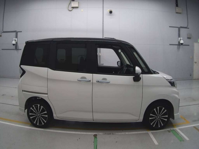 TOYOTA ROOMY 2022