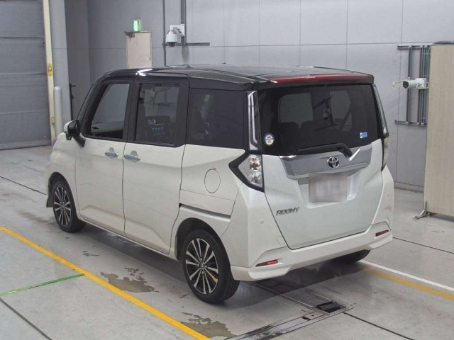 TOYOTA ROOMY 2022