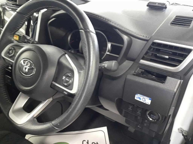 TOYOTA ROOMY 2022
