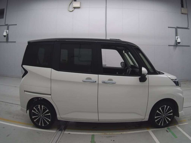 TOYOTA ROOMY 2022