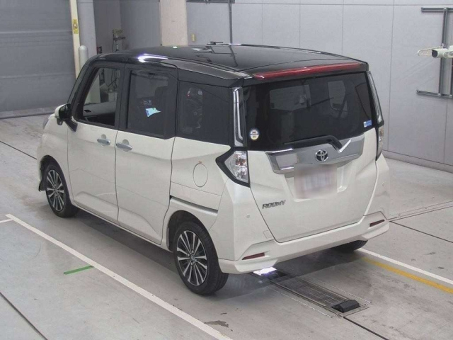 TOYOTA ROOMY 2022