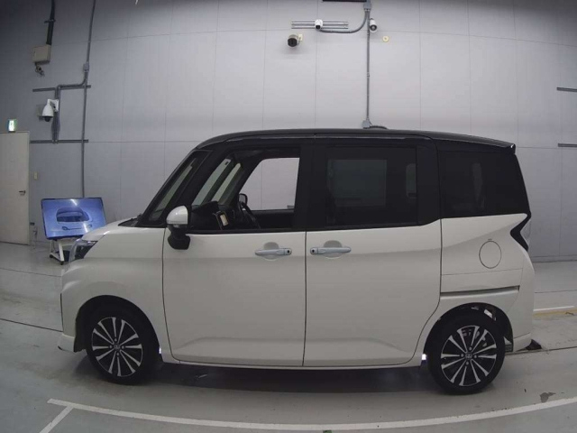 TOYOTA ROOMY 2022