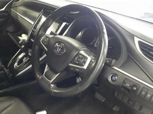 TOYOTA HARRIER 2018