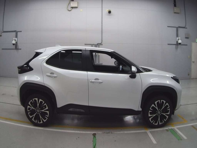 TOYOTA YARIS CROSS 2025