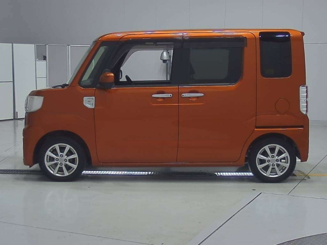 DAIHATSU WAKE 2017