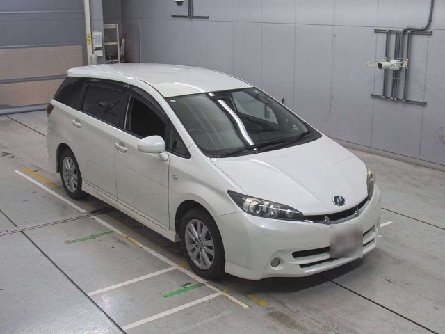 TOYOTA WISH 2011