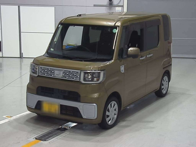 DAIHATSU WAKE 2015