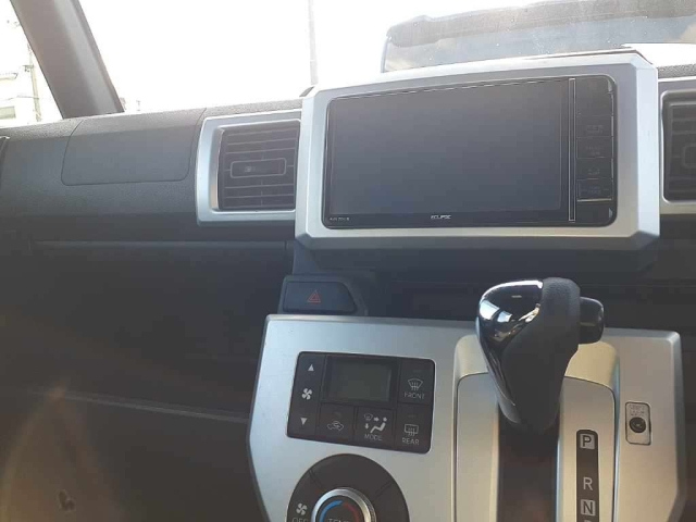 DAIHATSU WAKE 2015