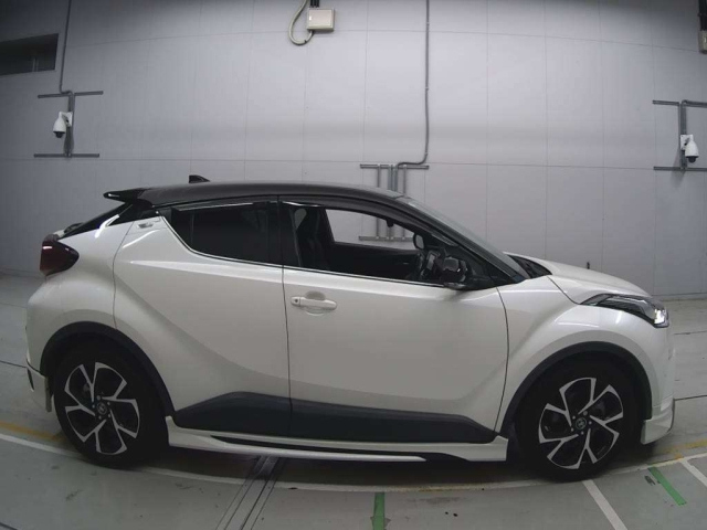 TOYOTA C-HR 2018